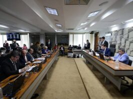 CAE aprova projeto que veda exigência de contribuição sindical