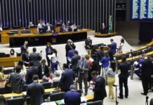 Veja quem são os deputados que podem ser afastados por motim na Câmara