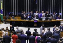 Após recesso, deputados retomam votações nesta semana