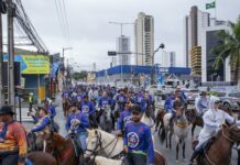 O Maior São João do Mundo: Cavalgada Junina leva história e tradição às principais ruas centrais de Campina Grande