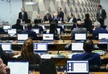 CCJ rejeita PEC que exige autorização para ação penal contra parlamentares