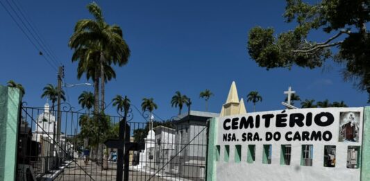 Prefeitura de Campina Grande intensifica serviços de manutenção nos cemitérios de Campina Grande para o Dia de Finados