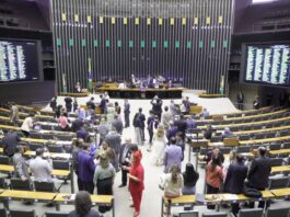 Câmara aprova perdão completo a dívidas e multas de partidos políticos