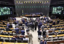 Câmara aprova projeto que regulamenta a reforma tributária