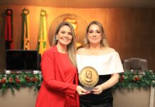 Através da propositura de Carol Gomes, Dra. Ana Christina Penazzi recebe Medalha de Honra ao Mérito na CMCG