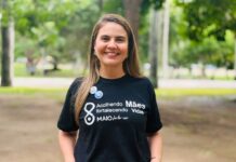 Carol Gomes participa da abertura do ‘Maio Furta-Cor’ e reforça defesa da saúde mental materna