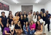 Carol Gomes se reúne com representantes da fisioterapia municipal e reforça compromisso com a área