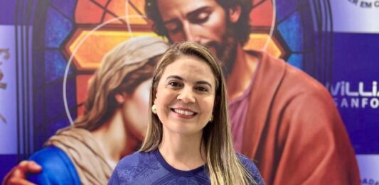 Carol Gomes participa ativamente do Crescer e destaca importância do evento para Campina Grande