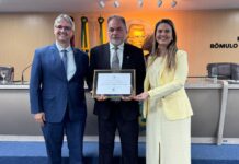 Carol Gomes promoveu Sessão Especial em homenagem aos 75 anos do Hospital Universitário Alcides Carneiro