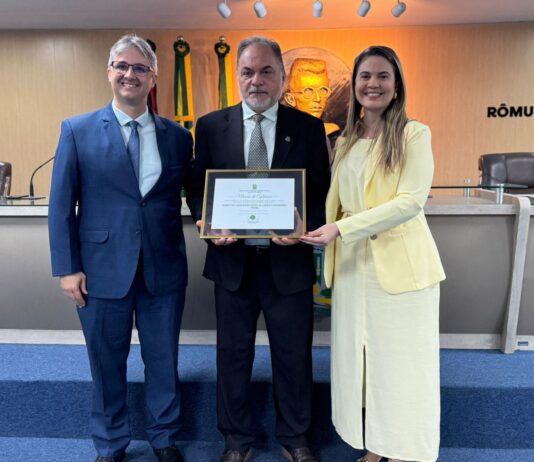 Carol Gomes promoveu Sessão Especial em homenagem aos 75 anos do Hospital Universitário Alcides Carneiro