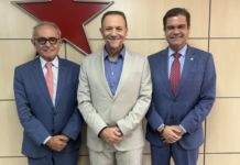 Cícero Lucena discute plano de governo com presidente do PT, em Brasília