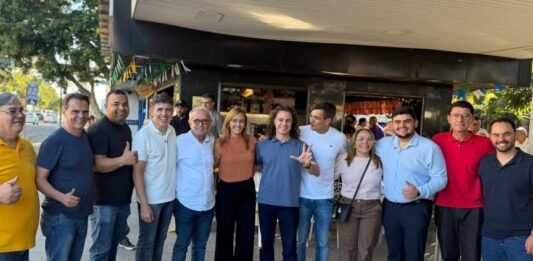 Cícero visita Shopping Edson Diniz e defende que o Estado seja parceiro permanente de Campina Grande