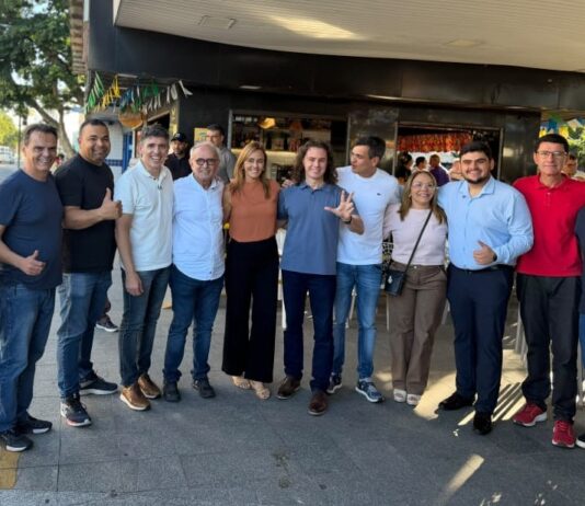 Cícero visita Shopping Edson Diniz e defende que o Estado seja parceiro permanente de Campina