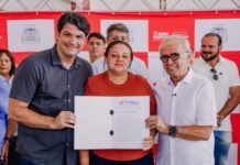 Cícero entrega moradia digna, escrituras e indenizações a famílias do Complexo Beira Rio, além de obra de contenção em Miramar