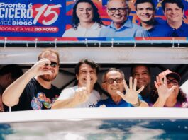 “No voto e na raça”: Cícero faz carreata histórica em João Pessoa