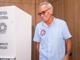 Cícero vota em João Pessoa e reforça confiança em vitória no segundo turno