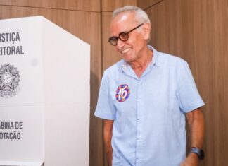 Cícero vota em João Pessoa e reforça confiança em vitória no segundo turno