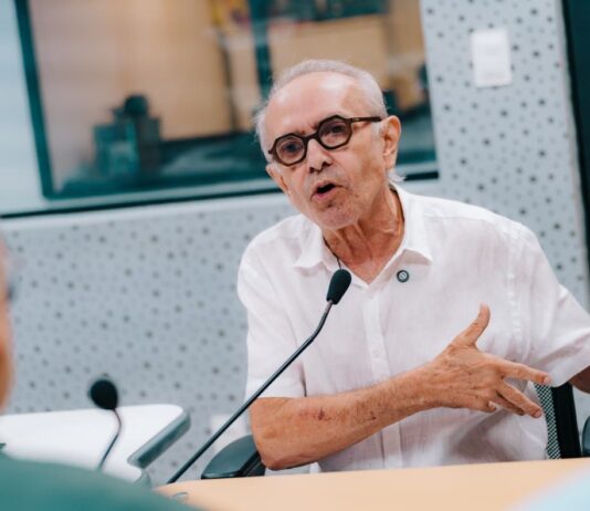 Cícero se solidariza com professores que aguardam nomeação no Estado e garante chamamento de todos os aprovados no concurso
