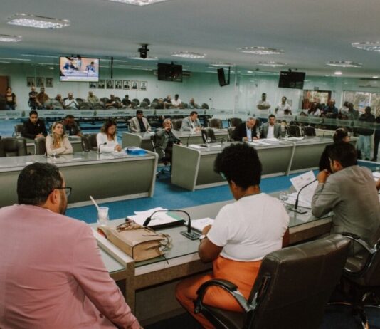 Vereadores protocolam CPI para investigar mutirão oftalmológico do Estado em Campina Grande