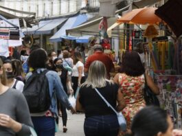 População no Brasil cresce em ritmo menor e está envelhecendo