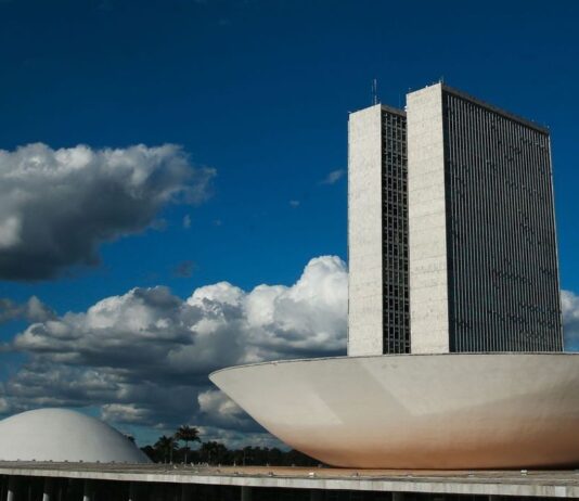 Congresso Nacional retoma trabalhos nesta segunda-feira