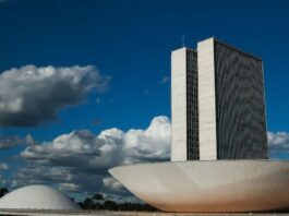 Congresso vota nesta semana fim da escala 6×1 e “taxa das blusinhas”