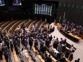 Congresso derruba veto de Lula e mantém PL da Dosimetria
