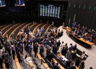 Congresso derruba veto de Lula e mantém PL da Dosimetria