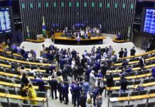 Congresso derruba veto à desoneração da folha de pagamento para 17 setores da economia