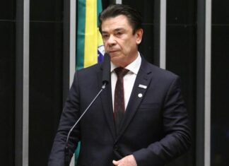 Na Câmara dos Deputados, Cassiano Pereira destaca legado do SESI durante sessão solene pelos 80 anos da instituição