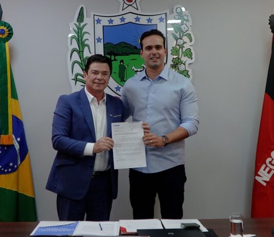Acompanhado de empresários, presidente da FIEPB apresenta ao governador pedido para a revitalização do Distrito Industrial de João Pessoa