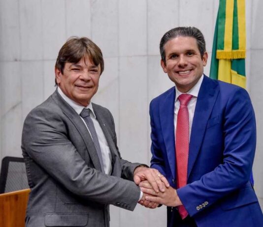 Presidente da FIEPB se reúne com Hugo Motta para tratar de pautas do setor industrial