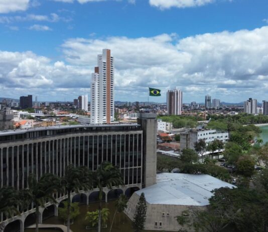 FIEPB antecipa pagamento do 13º salário para colaboradores do Sistema Indústria na Paraíba