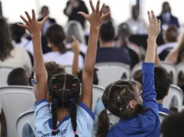 Mais brincadeira, menos tela: confira dicas para uma infância saudável
