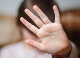 Comissão aprova ações de conscientização contra a adultização infantil