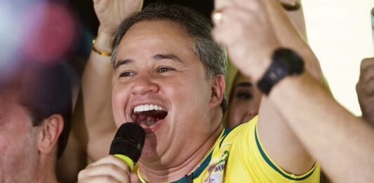 Efraim celebra nova pesquisa Atlas, ultrapassa Cícero, chega aos 30%, se consolida no 2º lugar e dispara: “Vamos à vitória”
