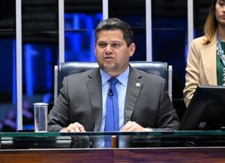 Davi Alcolumbre destrava PEC do fim da 6×1 após conversas com Lula