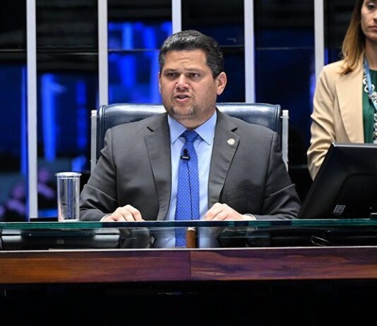 Davi Alcolumbre retira PEC da Segurança Pública da pauta do Senado