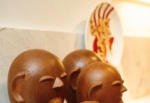 Cenografia de ‘Vale Tudo’ valoriza arte nordestina com obras de Mestra Cida Lima