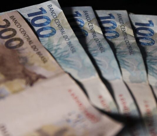 Abono Salarial a nascidos em novembro e dezembro começa a ser pago nesta segunda (17)