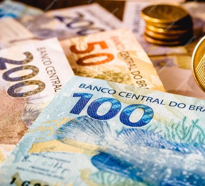 dinheiro2b2c7b83-42e9-4418-82ed-0aba5c537f7f - Copia