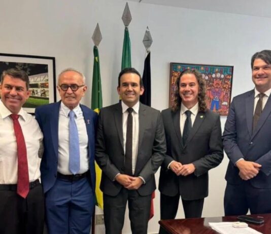 Veneziano Vital recebe Cícero Lucena, Leo Bezerra, Dinho Wesley e Jhony Bezerra em Brasília