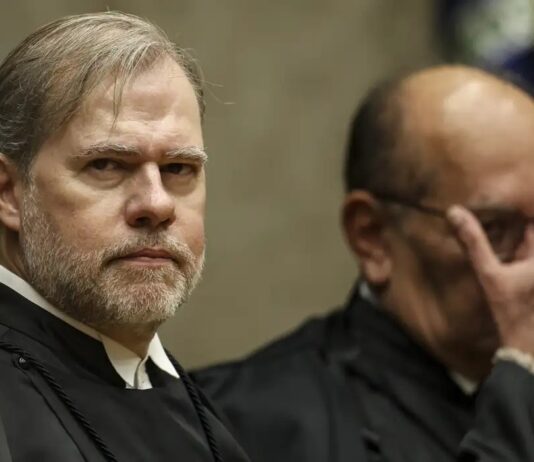 Dias Toffoli se declara suspeito para julgar prisão de Vorcaro