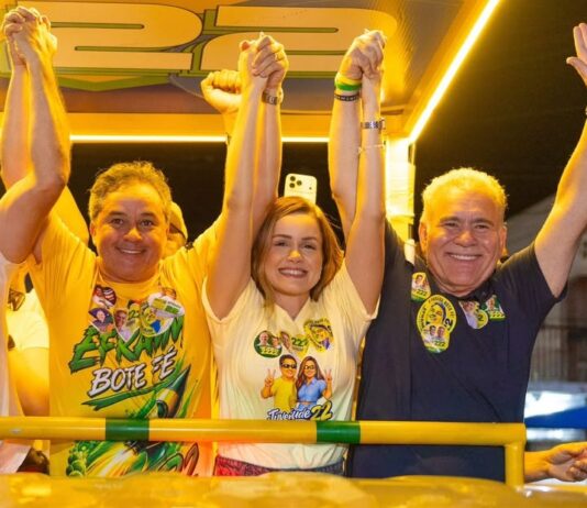 Efraim mostra força no Cariri e reúne uma das maiores carreatas da campanha