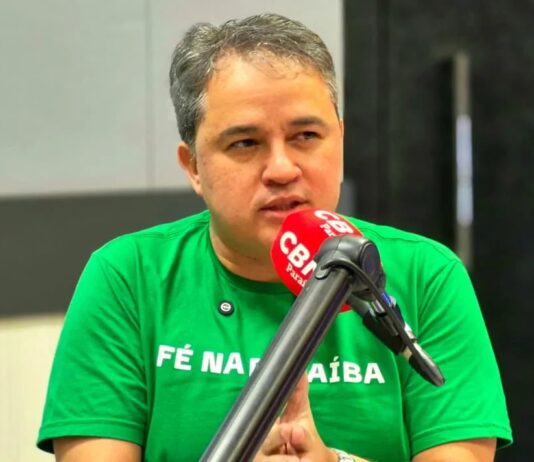 Efraim Filho defende redução do ICMS e criação de secretaria para estimular economia da Paraíba