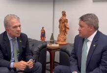 Efraim Filho recebe prefeitos paraibanos em seu gabinete em Brasília e ressalta compromisso municipalista