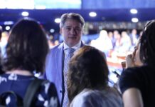 Senador Efraim confirma: Ministério da Saúde entrega nova frota do SAMU na Paraíba, 48 Ambulâncias para 35 municípios