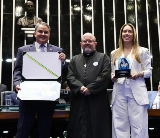 Pe. George, Efraim e Carol Morais representam a Paraíba no Prêmio Irmã Dulce dos Pobres no Senado
