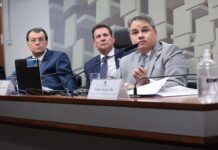 Efraim entrega resultado final do Grupo de Trabalho com mais de 200 sugestões de emenda à reforma tributária