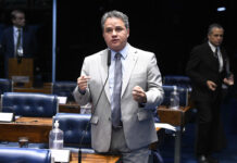 Mídia paraibana faz levantamento e Efraim é o mais econômico dos Senadores